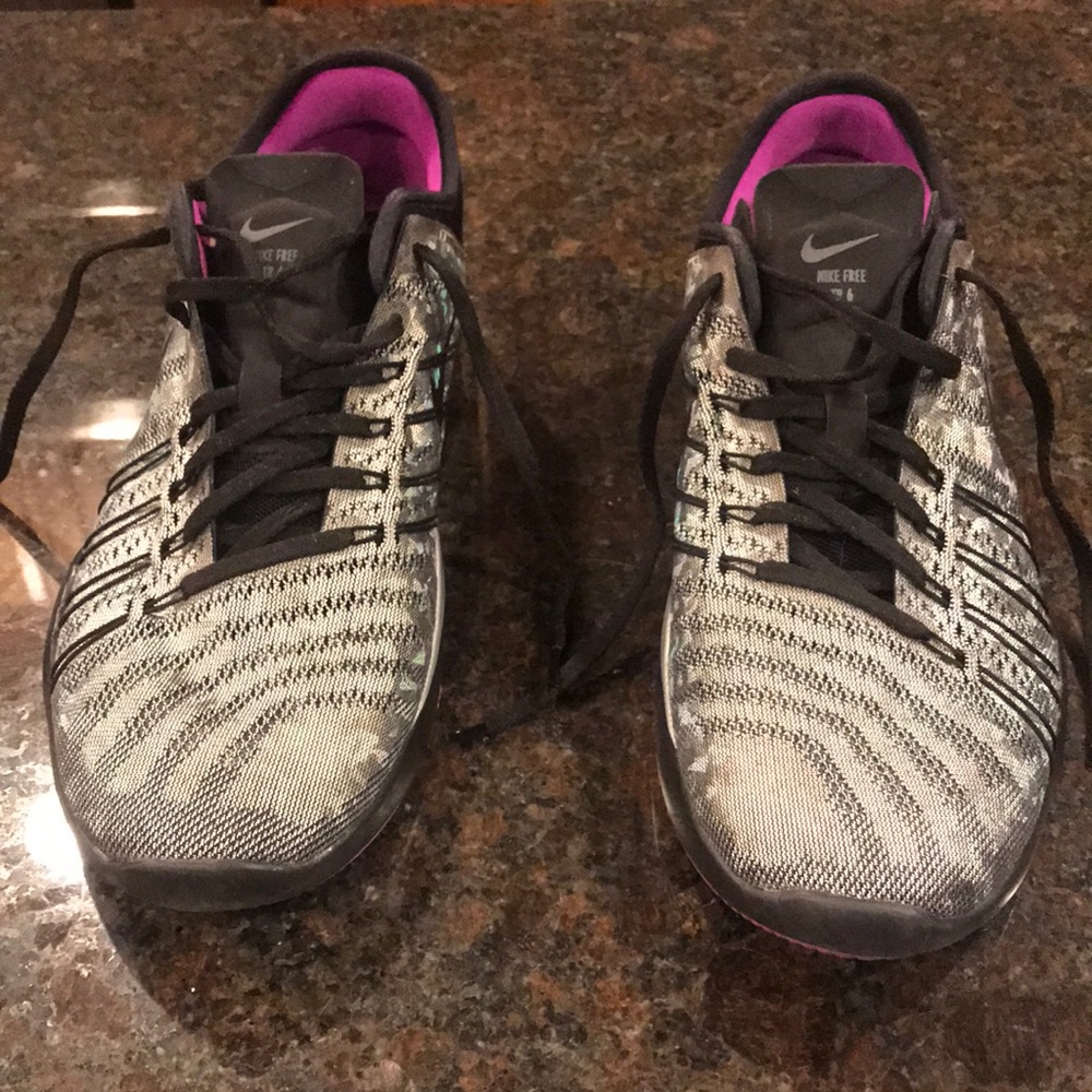Nike Free TR 6  size 9 women’s gym shoes